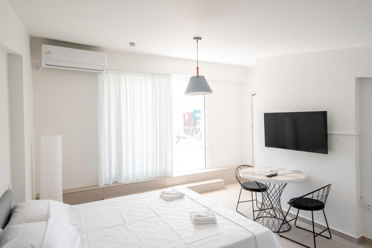Ennea Suites-Null Suite Flambouras Exterior foto